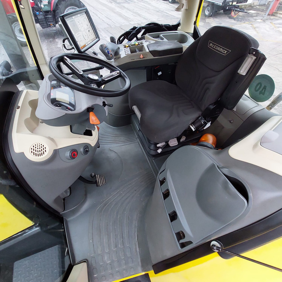 MC CORMICK X8.680 - Traktör: fotoğraf 2 MC CORMICK X8.680 - Traktör: fotoğraf 2