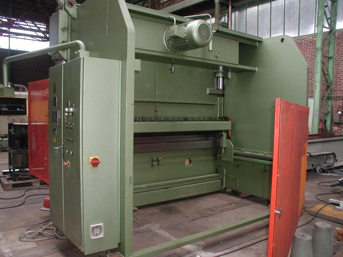 CNC-Abkantpresse EHT - Metal işleme makinası: fotoğraf 4 CNC-Abkantpresse EHT - Metal işleme makinası: fotoğraf 4