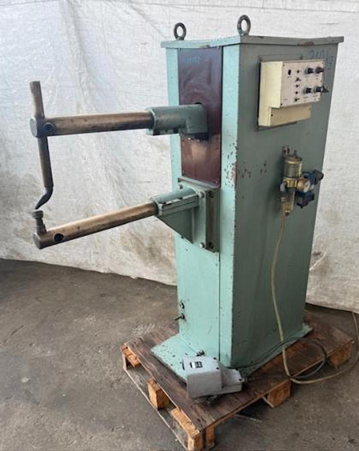 Punktschweißmaschine JOISTEN & KETTENBAUM - Kaynak ekipmanları: fotoğraf 1 Punktschweißmaschine JOISTEN & KETTENBAUM - Kaynak ekipmanları: fotoğraf 1