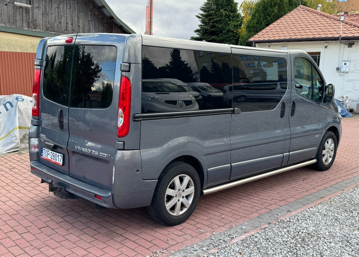 Opel Vivaro LONG 2.5 150KM Brygadówka Brygada Bezwypadkowy Super Stan FV23 - Çift kabin kamyonet: fotoğraf 3 Opel Vivaro LONG 2.5 150KM Brygadówka Brygada Bezwypadkowy Super Stan FV23 - Çift kabin kamyonet: fotoğraf 3