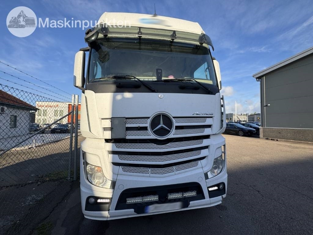 Mercedes-Benz Actros 963-4-C - Çekici: fotoğraf 4 Mercedes-Benz Actros 963-4-C - Çekici: fotoğraf 4