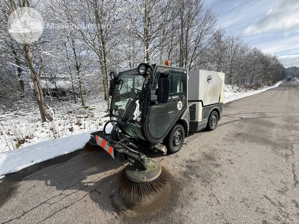 Jungojet 3500 - Yol süpürme aracı: fotoğraf 1 Jungojet 3500 - Yol süpürme aracı: fotoğraf 1