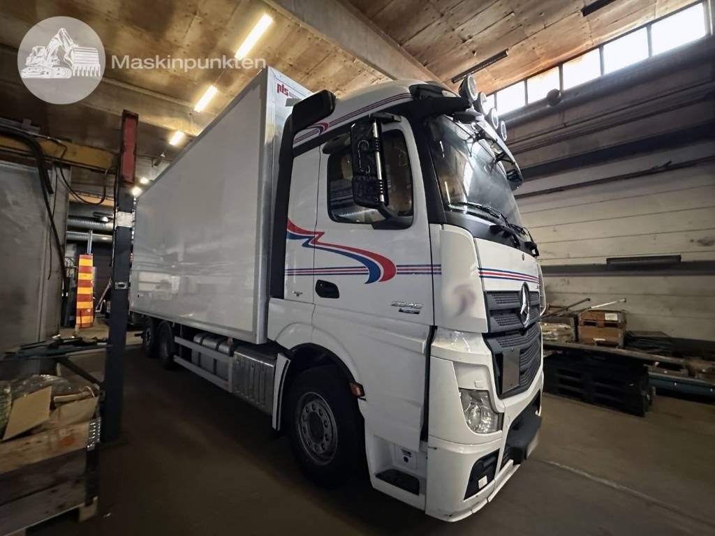 Mercedes-Benz Actros 2545 - Kapalı kasa kamyon: fotoğraf 3 Mercedes-Benz Actros 2545 - Kapalı kasa kamyon: fotoğraf 3