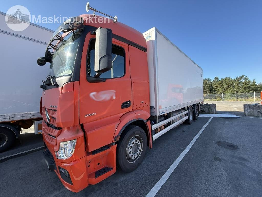 Mercedes-Benz Actros 2551 - Refrijeratör kamyon: fotoğraf 1 Mercedes-Benz Actros 2551 - Refrijeratör kamyon: fotoğraf 1