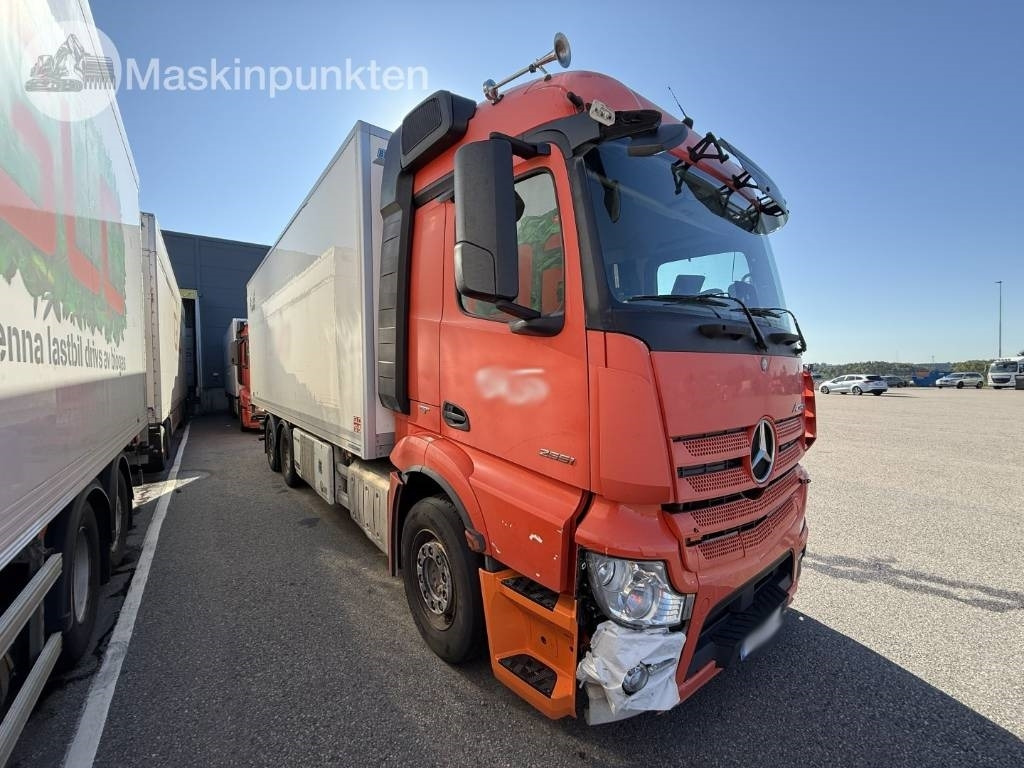 Mercedes-Benz Actros 2551 - Refrijeratör kamyon: fotoğraf 3 Mercedes-Benz Actros 2551 - Refrijeratör kamyon: fotoğraf 3