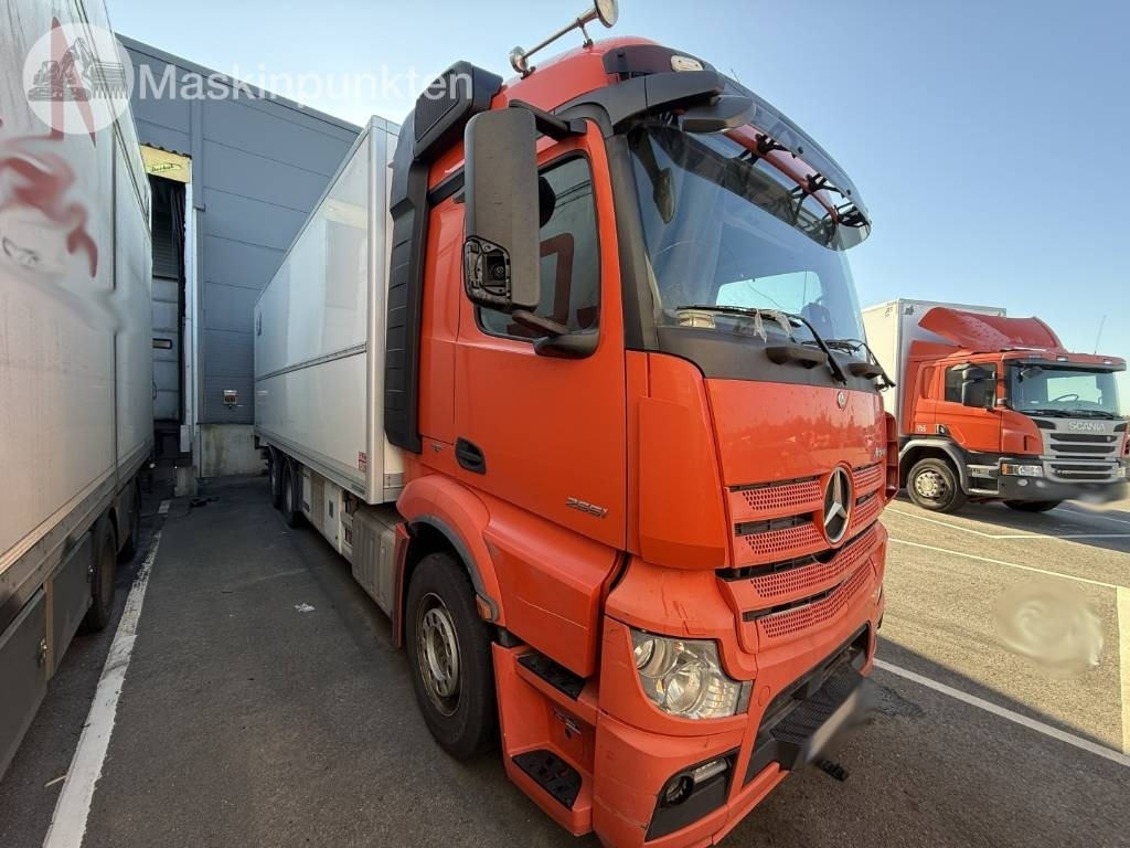 Mercedes-Benz Actros 2551 - Refrijeratör kamyon: fotoğraf 3 Mercedes-Benz Actros 2551 - Refrijeratör kamyon: fotoğraf 3