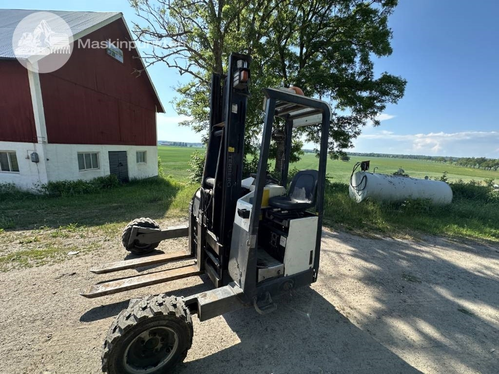 Terberg RE 4-35 - Kamyona monte forklift: fotoğraf 2 Terberg RE 4-35 - Kamyona monte forklift: fotoğraf 2