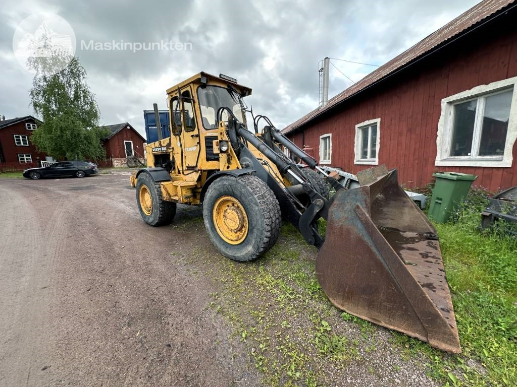 Volvo BM 4300 - Tekerlekli yükleyici: fotoğraf 3 Volvo BM 4300 - Tekerlekli yükleyici: fotoğraf 3