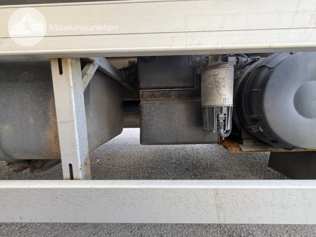 Kapalı kasa kamyon Volvo FL 240: fotoğraf 40