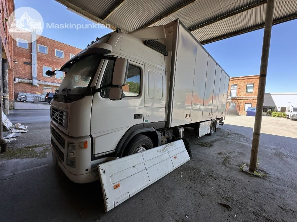 Volvo FM 300 - Kapalı kasa kamyon: fotoğraf 1 Volvo FM 300 - Kapalı kasa kamyon: fotoğraf 1