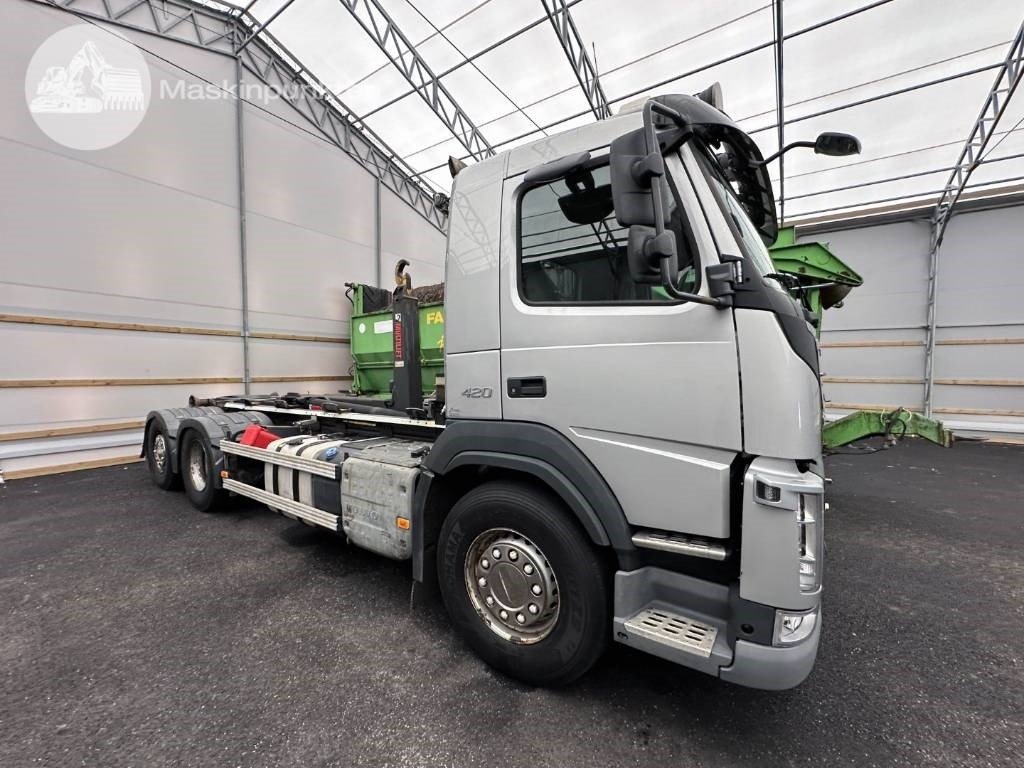 Volvo FM 420 - Kancalı yükleyici kamyon: fotoğraf 1 Volvo FM 420 - Kancalı yükleyici kamyon: fotoğraf 1