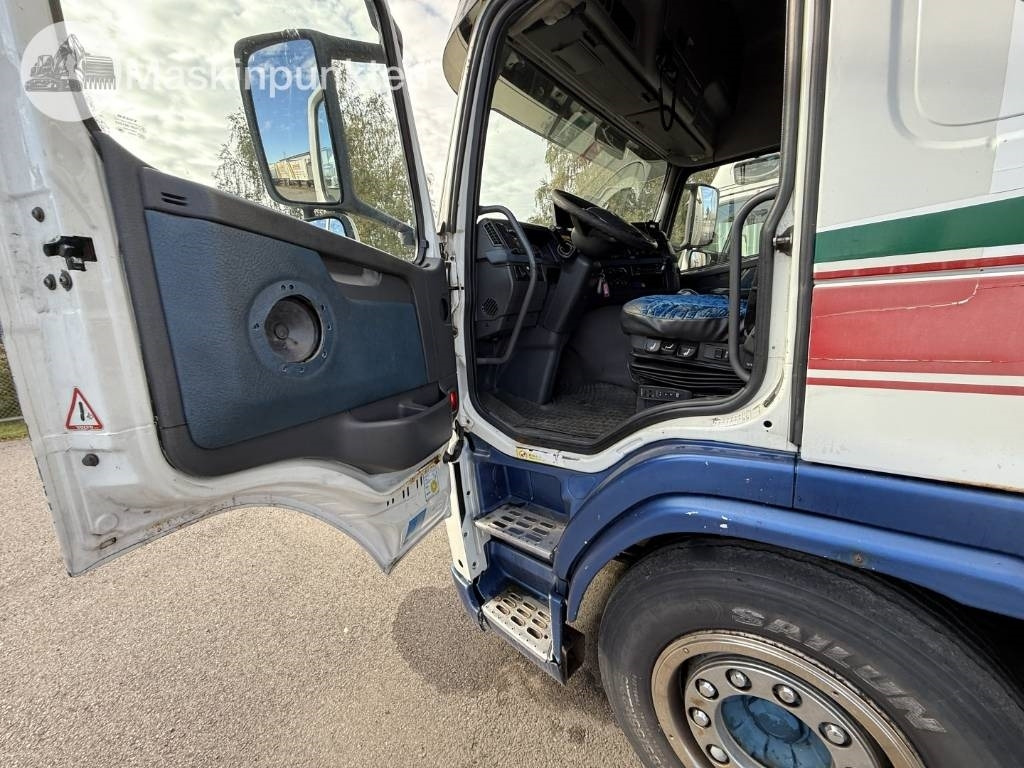Kapalı kasa kamyon Volvo FM 440: fotoğraf 13