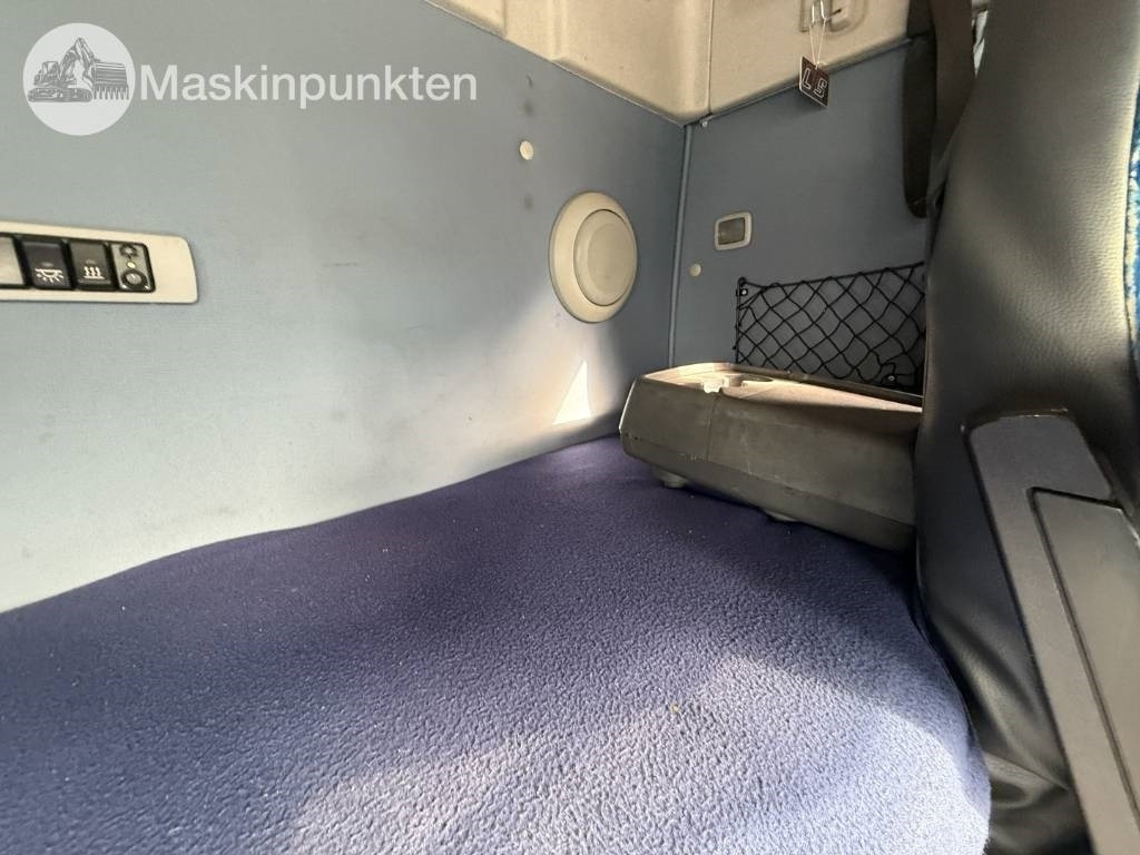 Kapalı kasa kamyon Volvo FM 440: fotoğraf 27
