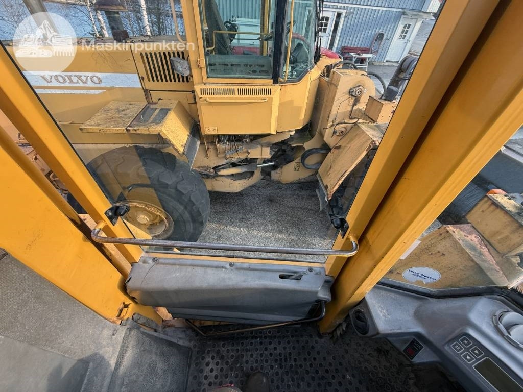 Tekerlekli yükleyici Volvo L 120 C: fotoğraf 19