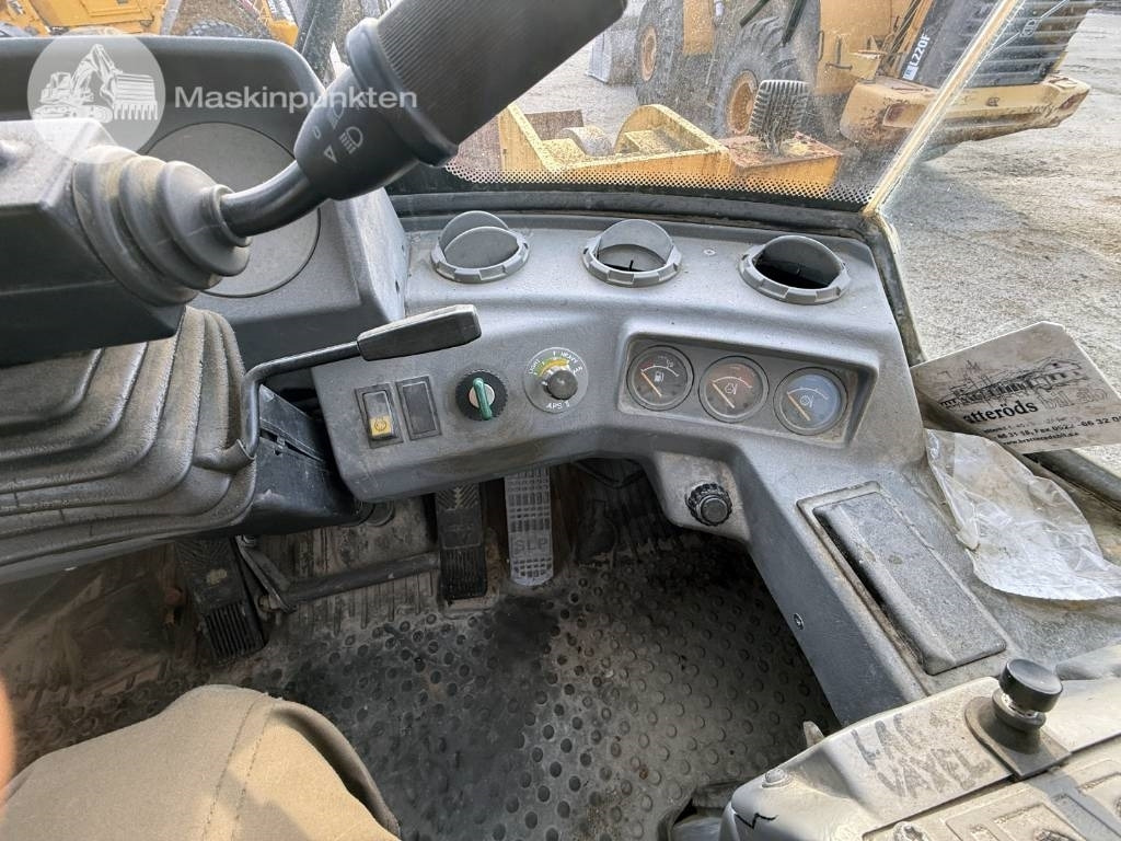 Tekerlekli yükleyici Volvo L 120 C: fotoğraf 13