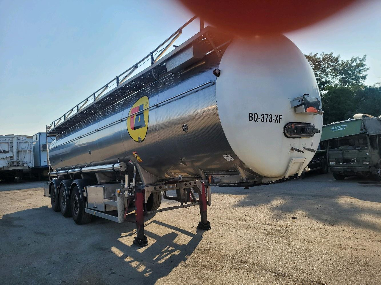 DIVERS SEMI CITERNE LAITI RE FX35DP - Süt makinesi, Tanker dorse: fotoğraf 1 DIVERS SEMI CITERNE LAITI RE FX35DP - Süt makinesi, Tanker dorse: fotoğraf 1