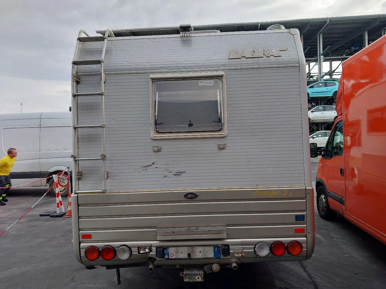 IVECO LAIKA 35.12 CAMPING 122 - Alkovenli karavan: fotoğraf 5 IVECO LAIKA 35.12 CAMPING 122 - Alkovenli karavan: fotoğraf 5