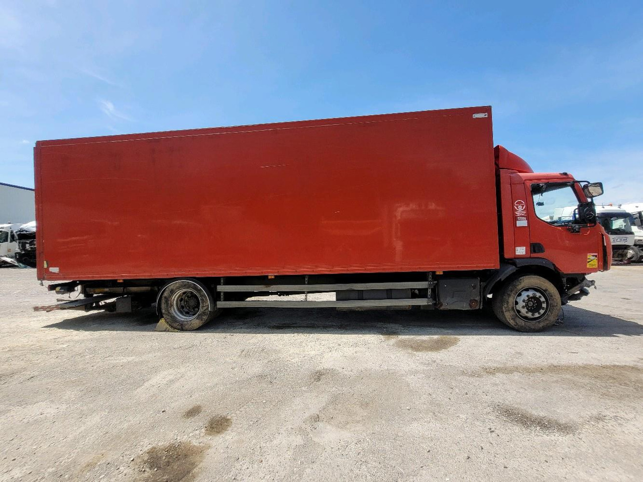 RENAULT D19 WIDE - Kapalı kasa kamyon: fotoğraf 3 RENAULT D19 WIDE - Kapalı kasa kamyon: fotoğraf 3