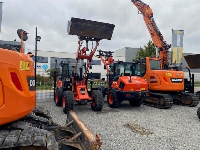 Kubota R 065 - Tekerlekli yükleyici: fotoğraf 4 Kubota R 065 - Tekerlekli yükleyici: fotoğraf 4