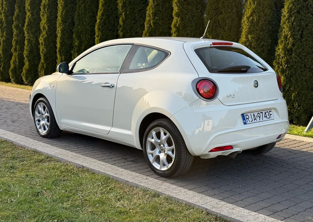 Alfa Romeo Mito - Binek araba: fotoğraf 5 Alfa Romeo Mito - Binek araba: fotoğraf 5