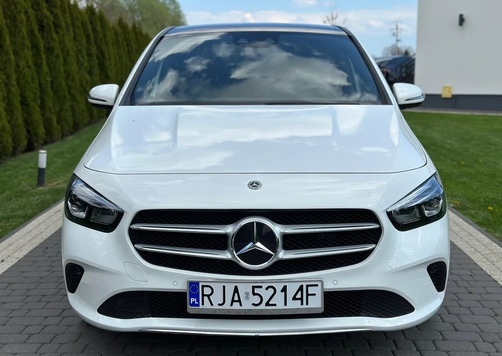 Mercedes-Benz Klasa B - Sedan araba: fotoğraf 2 Mercedes-Benz Klasa B - Sedan araba: fotoğraf 2