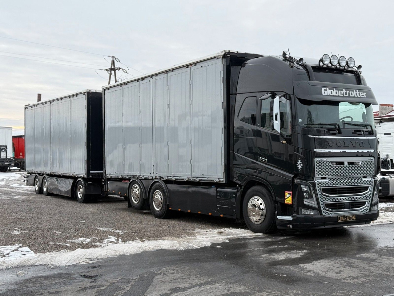 Volvo FH16 660 HP XL TANDEM 6x2 LIMITED EDITION - Tenteli kamyon: fotoğraf 4 Volvo FH16 660 HP XL TANDEM 6x2 LIMITED EDITION - Tenteli kamyon: fotoğraf 4