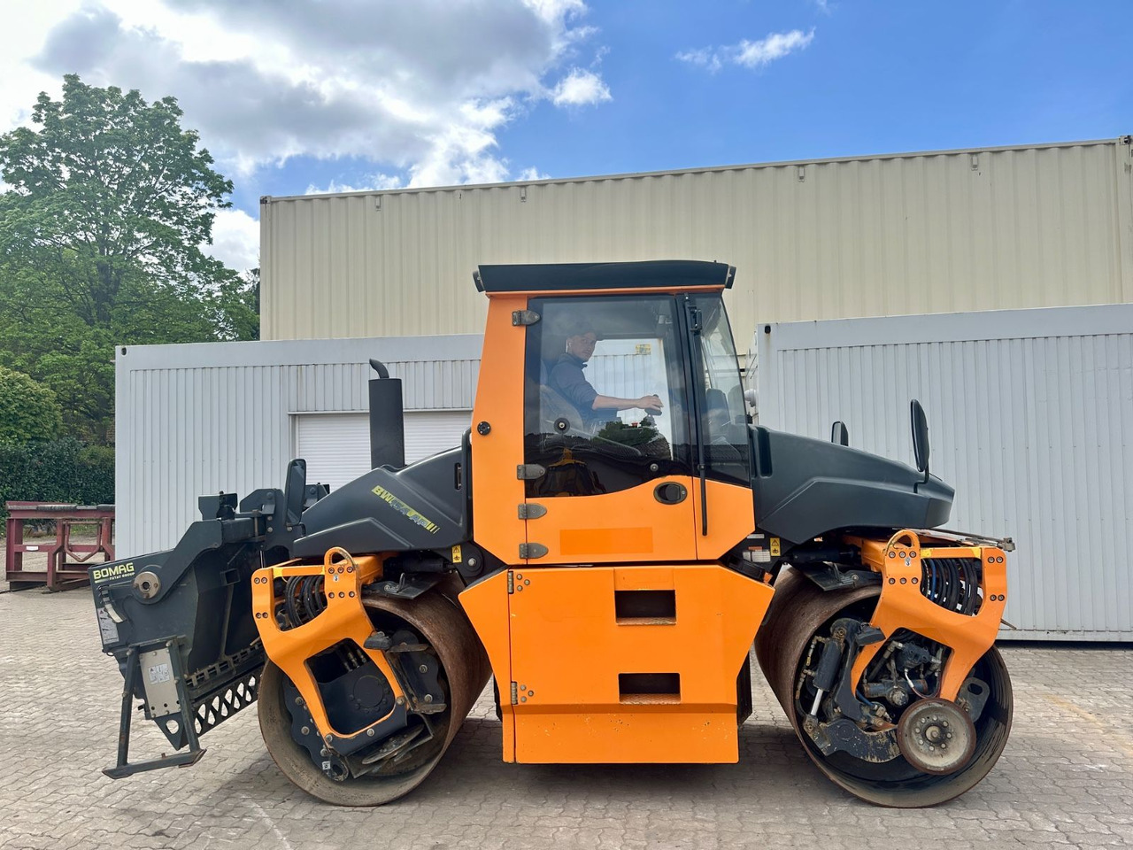 BOMAG 154AP-AM / Streuer / Deutsche Maschine - Yol silindiri: fotoğraf 5 BOMAG 154AP-AM / Streuer / Deutsche Maschine - Yol silindiri: fotoğraf 5