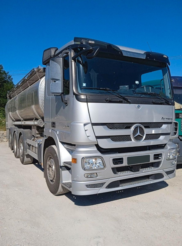 Mercedes-Benz ACTROS 3248 - Tanker kamyon: fotoğraf 1 Mercedes-Benz ACTROS 3248 - Tanker kamyon: fotoğraf 1