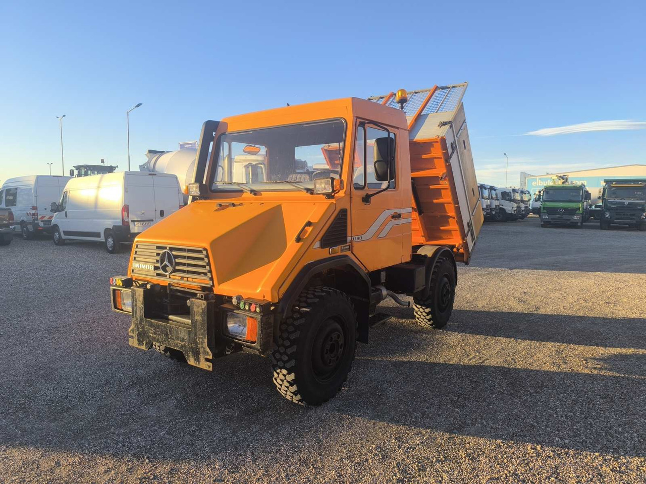 UNIMOG U90 - Damperli kamyon: fotoğraf 3 UNIMOG U90 - Damperli kamyon: fotoğraf 3