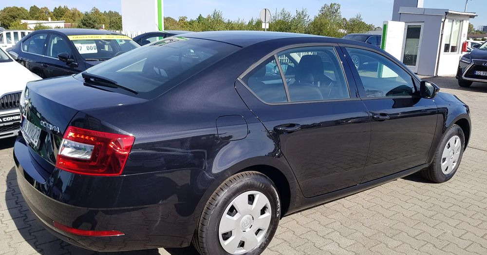 Skoda Octavia 1.0 TSI GPF Clever - Sedan araba: fotoğraf 5 Skoda Octavia 1.0 TSI GPF Clever - Sedan araba: fotoğraf 5