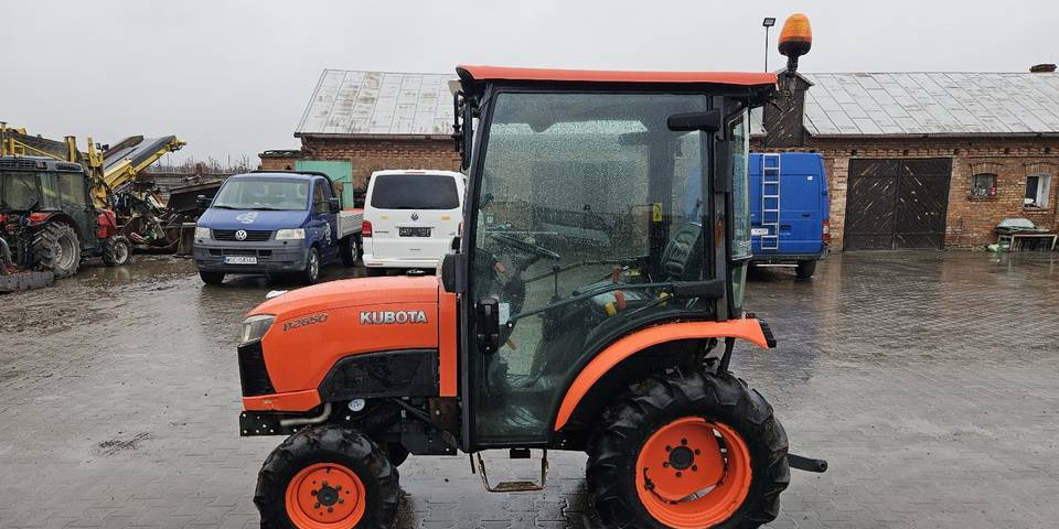 Ciągnik Kubota B2650 4x4 klima 26 KM hydrostat - Traktör: fotoğraf 1 Ciągnik Kubota B2650 4x4 klima 26 KM hydrostat - Traktör: fotoğraf 1