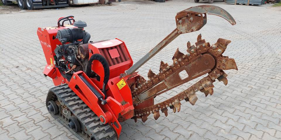 Koparka łańcuchowa Ditch Witch C24X 24 KM Honda - Kanal kazıcı: fotoğraf 4 Koparka łańcuchowa Ditch Witch C24X 24 KM Honda - Kanal kazıcı: fotoğraf 4