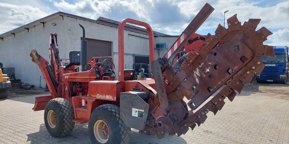 Koparka łańcuchowa pługoukładacz Ditch Witch 8020 Combo - Kanal kazıcı: fotoğraf 5 Koparka łańcuchowa pługoukładacz Ditch Witch 8020 Combo - Kanal kazıcı: fotoğraf 5