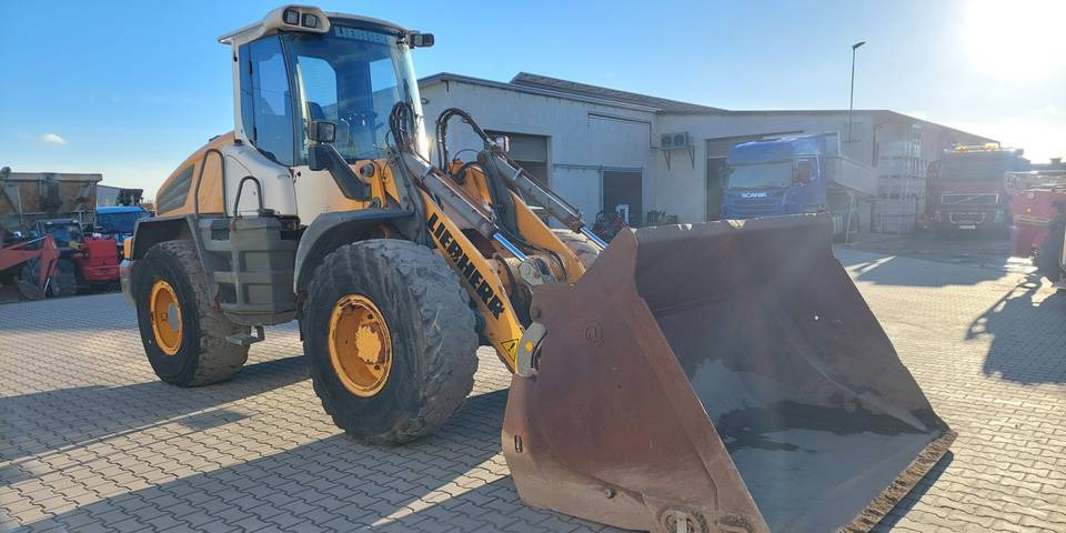 Ładowarka Liebherr L538 16 ton łyżka wysokiego wysypu - Tekerlekli yükleyici: fotoğraf 4 Ładowarka Liebherr L538 16 ton łyżka wysokiego wysypu - Tekerlekli yükleyici: fotoğraf 4