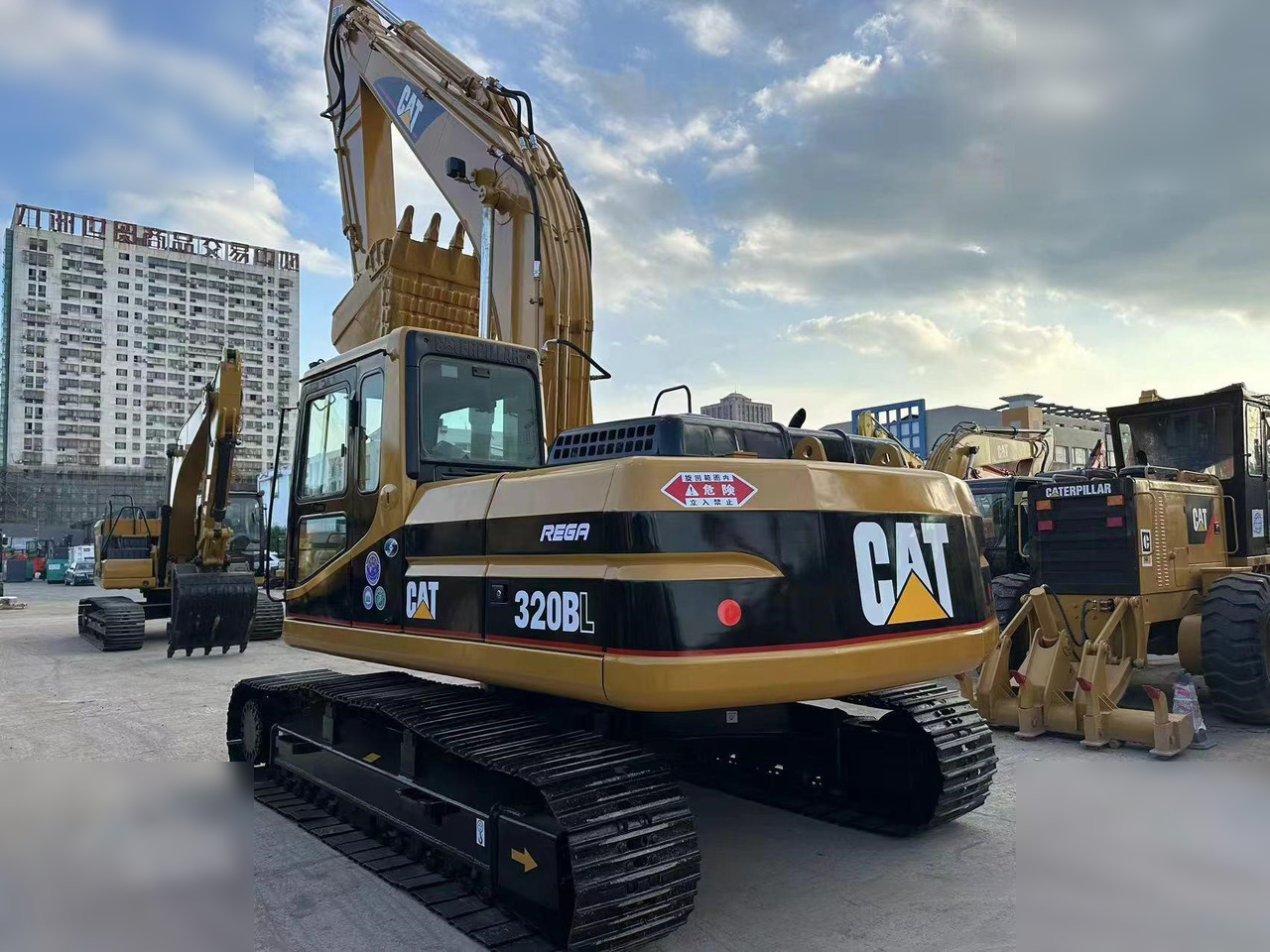 CATERPILLAR 320BL - Paletli ekskavatör: fotoğraf 3 CATERPILLAR 320BL - Paletli ekskavatör: fotoğraf 3