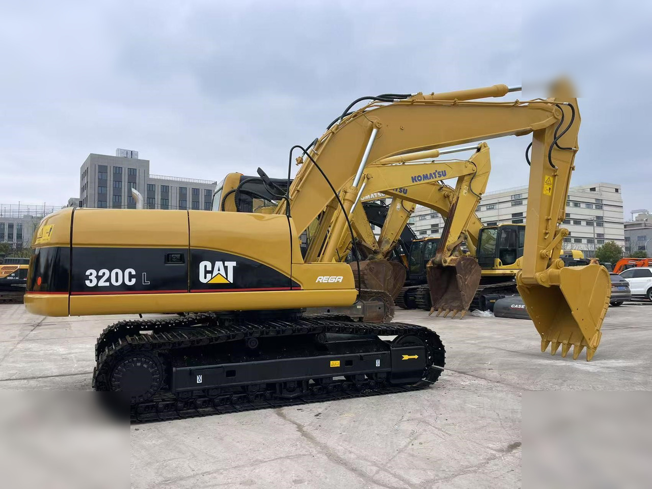 CATERPILLAR 320C - Paletli ekskavatör: fotoğraf 1 CATERPILLAR 320C - Paletli ekskavatör: fotoğraf 1