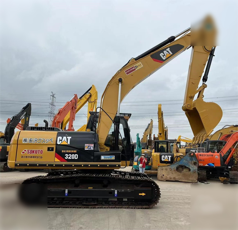 CATERPILLAR 320D - Paletli ekskavatör: fotoğraf 1 CATERPILLAR 320D - Paletli ekskavatör: fotoğraf 1