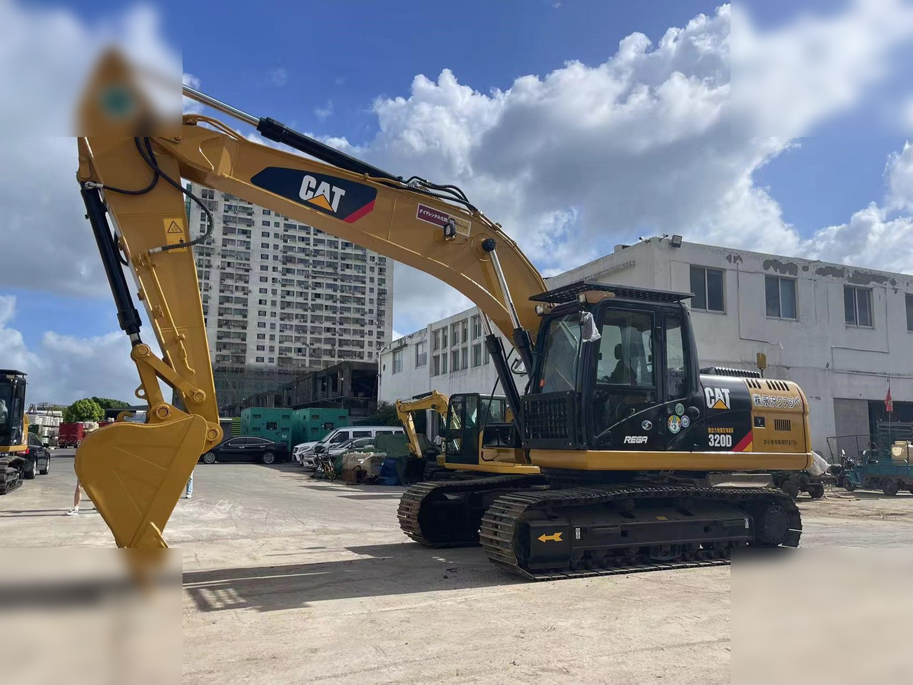CATERPILLAR 320D - Paletli ekskavatör: fotoğraf 1 CATERPILLAR 320D - Paletli ekskavatör: fotoğraf 1