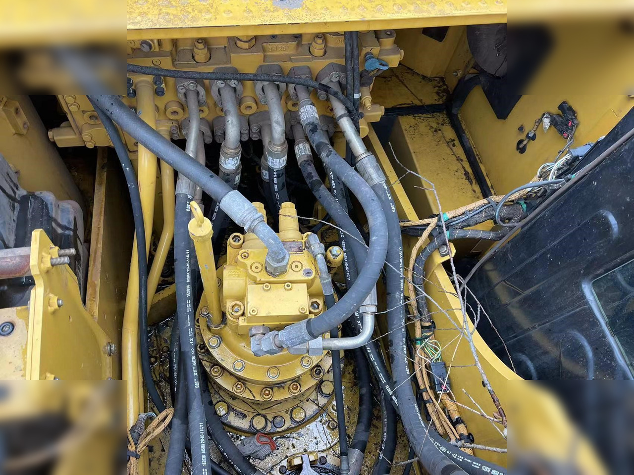 Paletli ekskavatör CATERPILLAR 320GC: fotoğraf 7