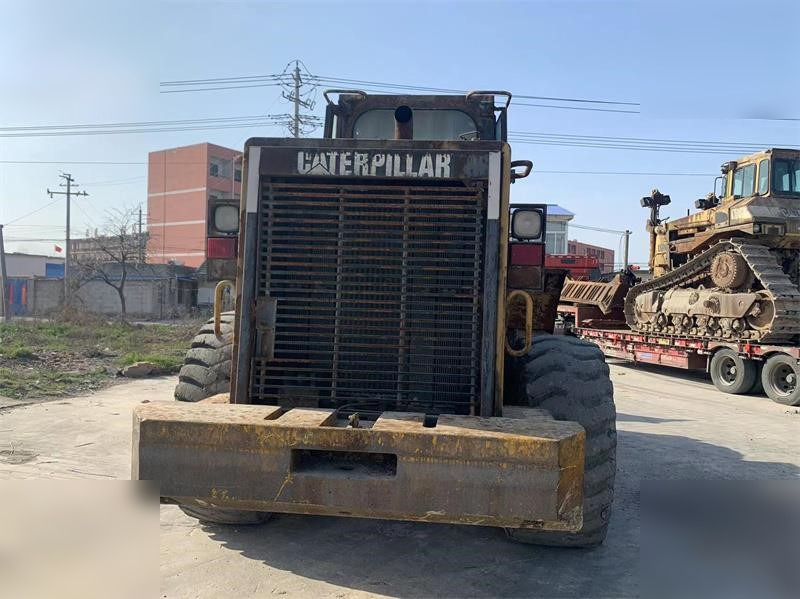 CATERPILLAR 966F - Tekerlekli yükleyici: fotoğraf 4 CATERPILLAR 966F - Tekerlekli yükleyici: fotoğraf 4