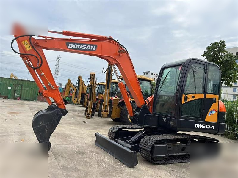 DOOSAN DH60-7 - Paletli ekskavatör: fotoğraf 4 DOOSAN DH60-7 - Paletli ekskavatör: fotoğraf 4