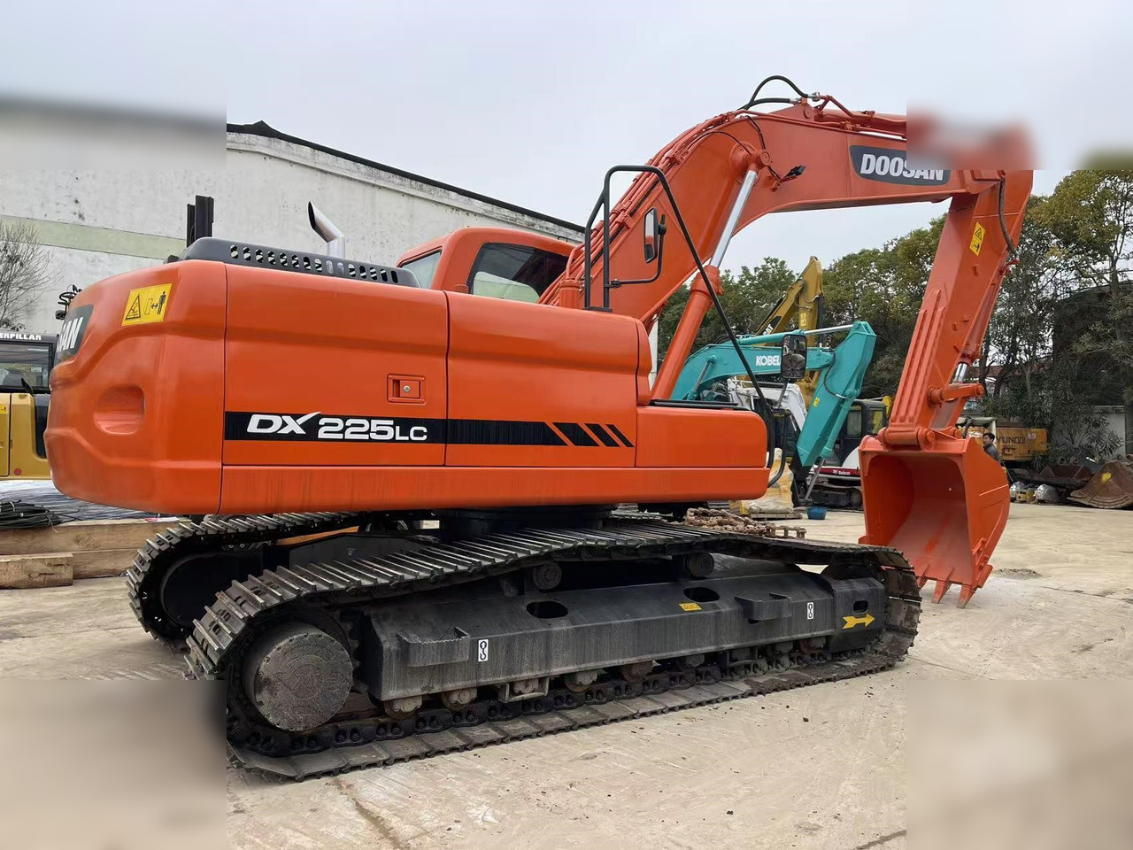 DOOSAN DX225 LC - Paletli ekskavatör: fotoğraf 3 DOOSAN DX225 LC - Paletli ekskavatör: fotoğraf 3