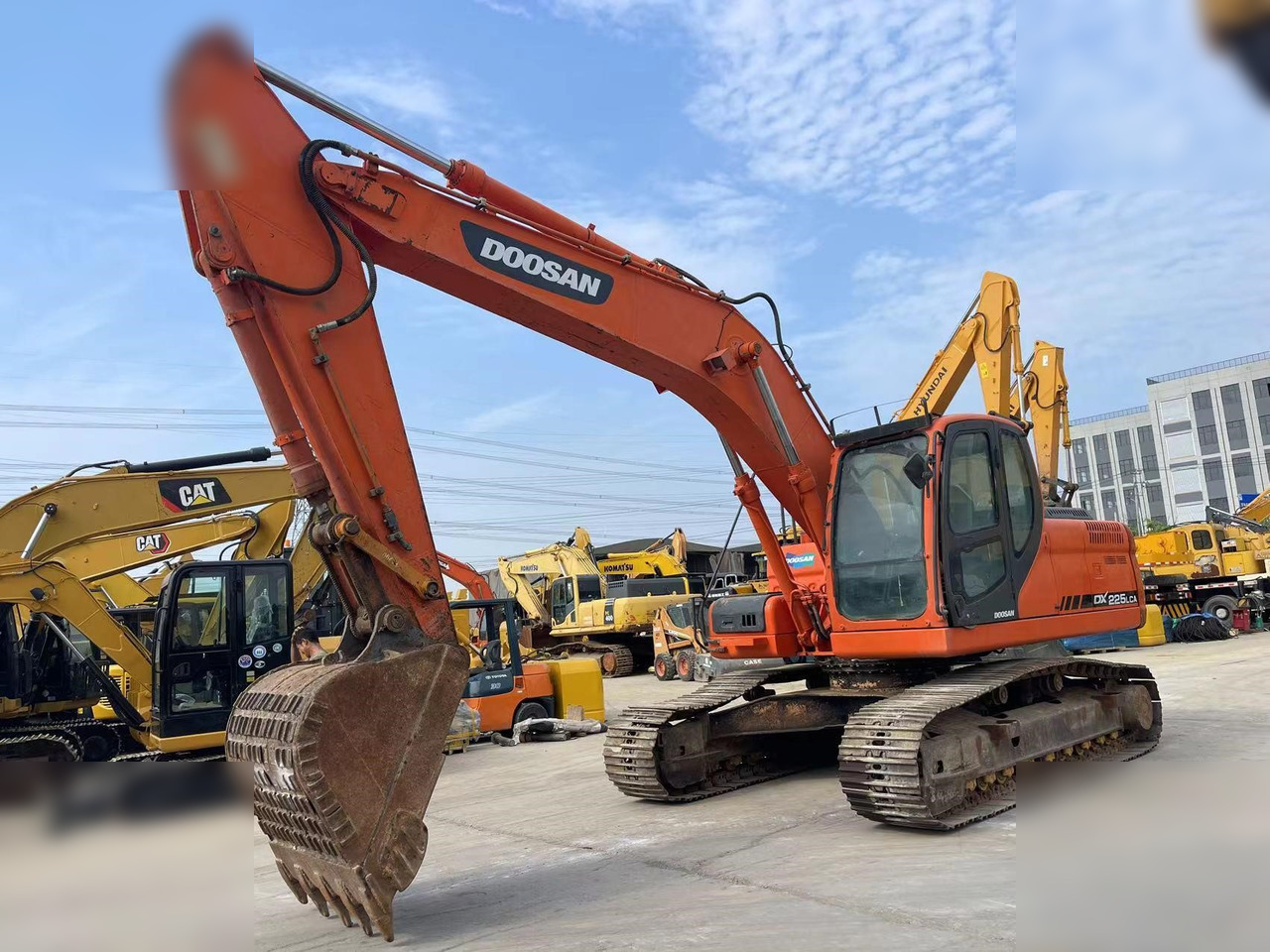 DOOSAN DX225 LCA - Paletli ekskavatör: fotoğraf 1 DOOSAN DX225 LCA - Paletli ekskavatör: fotoğraf 1