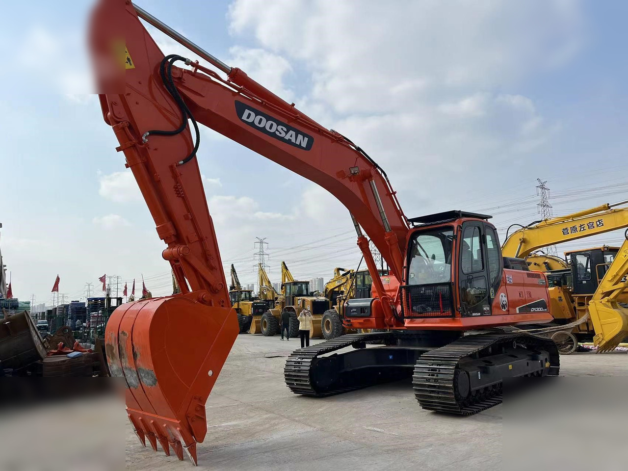 DOOSAN DX300 LC-9C - Paletli ekskavatör: fotoğraf 2 DOOSAN DX300 LC-9C - Paletli ekskavatör: fotoğraf 2