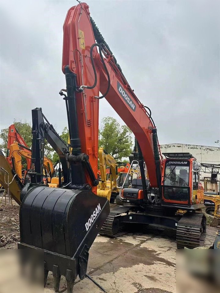 DOOSAN DX300 LC-9C - Paletli ekskavatör: fotoğraf 4 DOOSAN DX300 LC-9C - Paletli ekskavatör: fotoğraf 4
