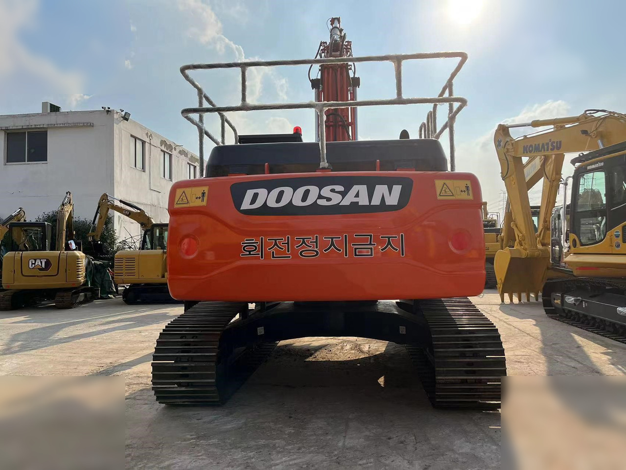 DOOSAN DX300 LCA - Paletli ekskavatör: fotoğraf 2 DOOSAN DX300 LCA - Paletli ekskavatör: fotoğraf 2