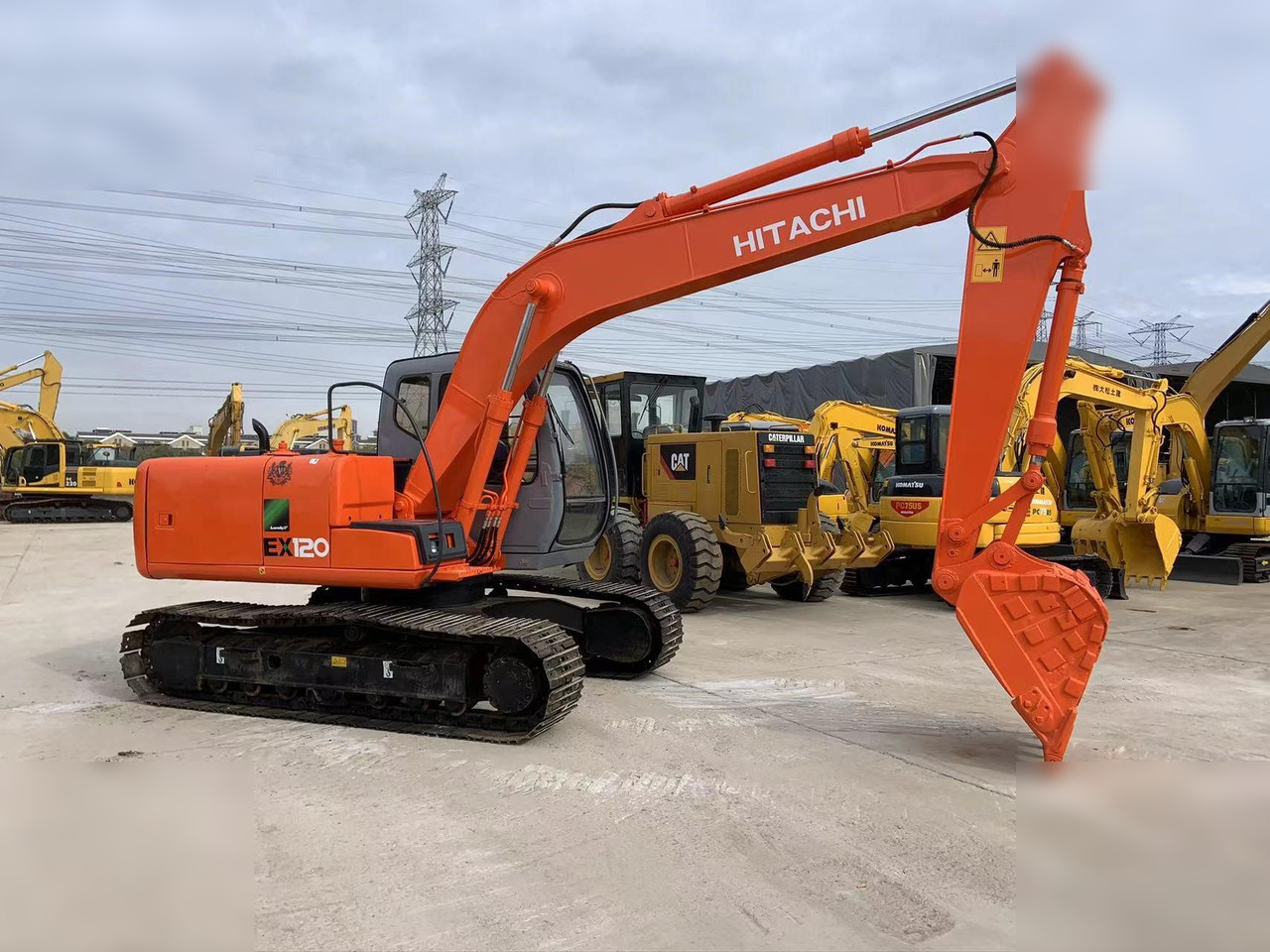 HITACHI EX120-5 - Paletli ekskavatör: fotoğraf 2 HITACHI EX120-5 - Paletli ekskavatör: fotoğraf 2