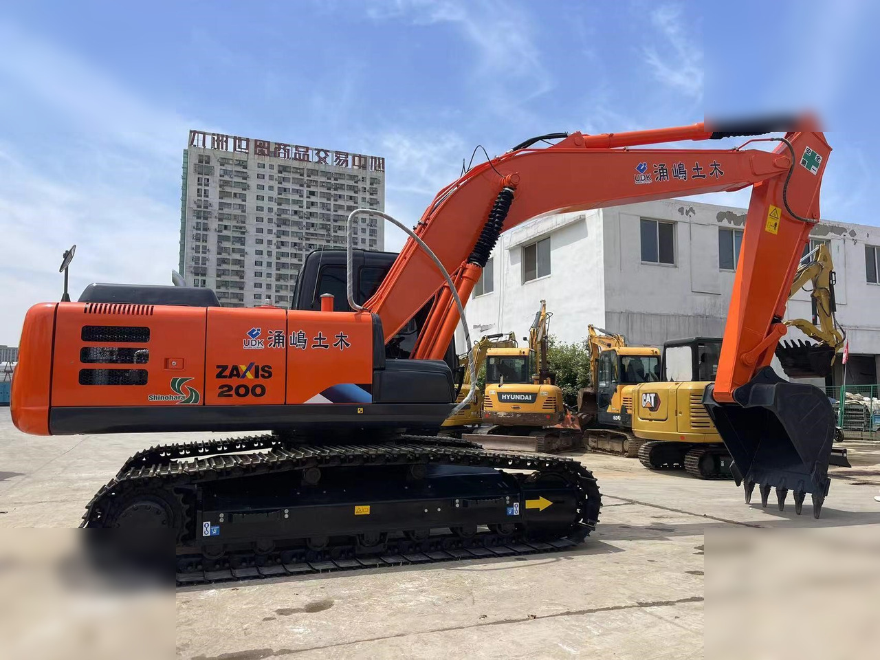 HITACHI ZX200 - Paletli ekskavatör: fotoğraf 2 HITACHI ZX200 - Paletli ekskavatör: fotoğraf 2