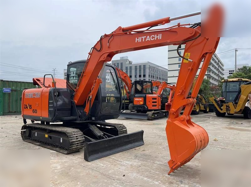HITACHI ZX60 - Paletli ekskavatör: fotoğraf 2 HITACHI ZX60 - Paletli ekskavatör: fotoğraf 2