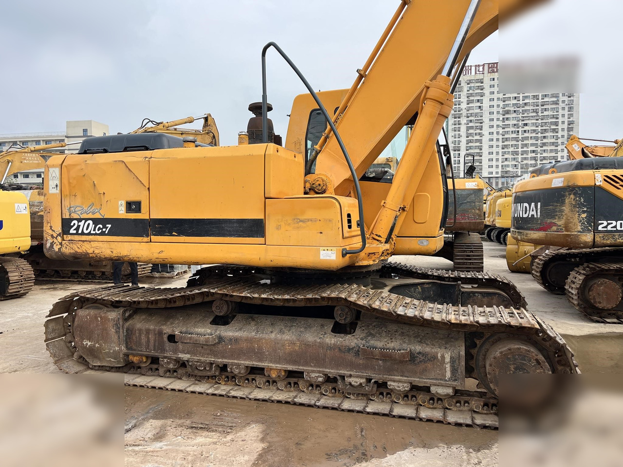 HYUNDAI ROBEX 210 LC-7 - Paletli ekskavatör: fotoğraf 4 HYUNDAI ROBEX 210 LC-7 - Paletli ekskavatör: fotoğraf 4